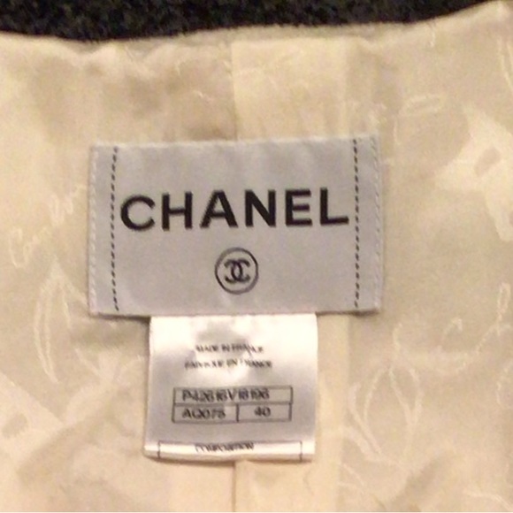CHANEL Ivory Crepe Jacket 40 FR (6-8 US) Excellent Condition - Picture 3 of 9